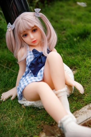 Viwadoll Violet – 70cm (2.3ft) 6kg (13.23lbs) A-Cup Ultra-Light Tiny TPE Doll - Image 4